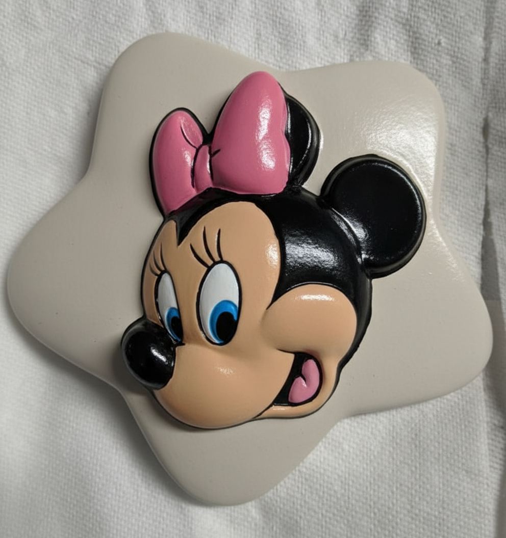 Minnie Mouse Star Plaster Painting